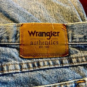 Men’s wrangler authentic blue jeans size 50 x 30 photograph for condition.